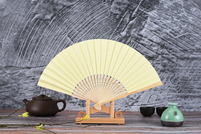 Kinietiško stiliaus graviruota vėduoklė, sulankstoma vėduoklė, 2023 m. Naujas šokių vestuvių gimtadienio vakarėlis, skirtas rankų darbo gerbėjams papuošti, dovana svečiui