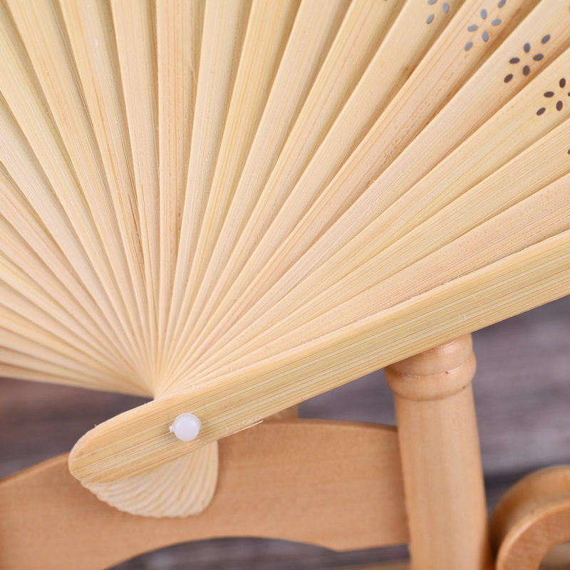 Kinietiško stiliaus graviruota vėduoklė, sulankstoma vėduoklė, 2023 m. Naujas šokių vestuvių gimtadienio vakarėlis, skirtas rankų darbo gerbėjams papuošti, dovana svečiui