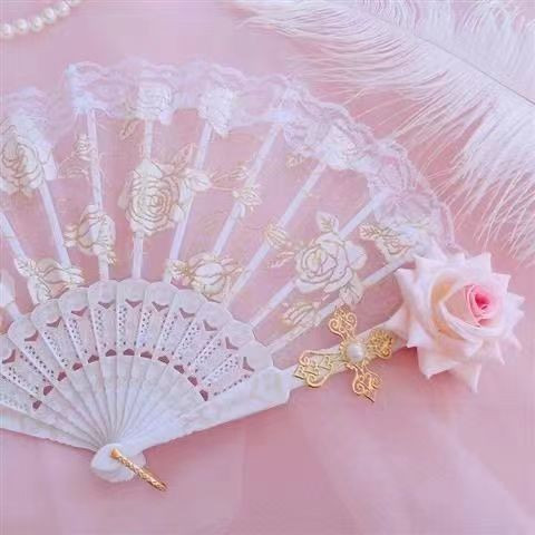 Lolita csipke rózsa összecsukható legyező Gyönyörű retro európai stílusú sötét gótikus udvari táncos kézi rajongó ajándékok bemutató esküvői parti dekoráció