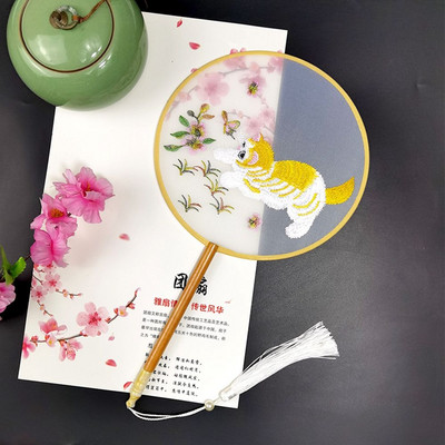 Modes ķīniešu stila koka roktura ventilatora izšuvumi puķu meitenei dāvana pārnēsājami mājas dekori Roku ventilatori Amatniecība deju ventilators