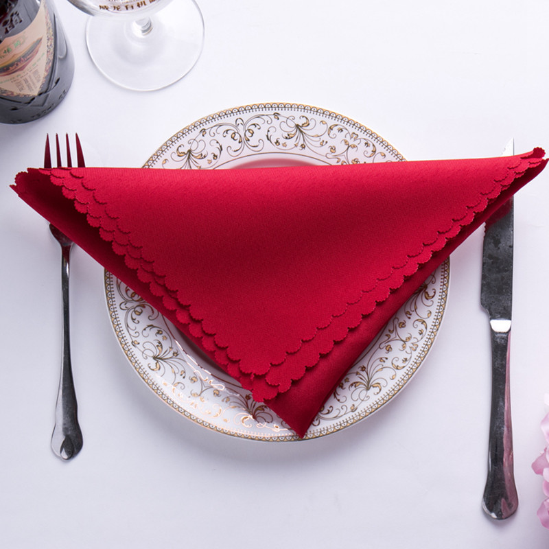 Επιτραπέζια χαρτοπετσέτα Διακόσμηση γάμου Απλό πολυεστέρα για πάρτι γενεθλίων εστιατορίου ξενοδοχείου Ανθεκτικό σε λεκέδες