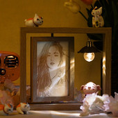 Forgó képkeret fa kétoldalas képkeret lámpával Cartoon Couple képkeret fotó gravírozására és nyomtatott fotóra