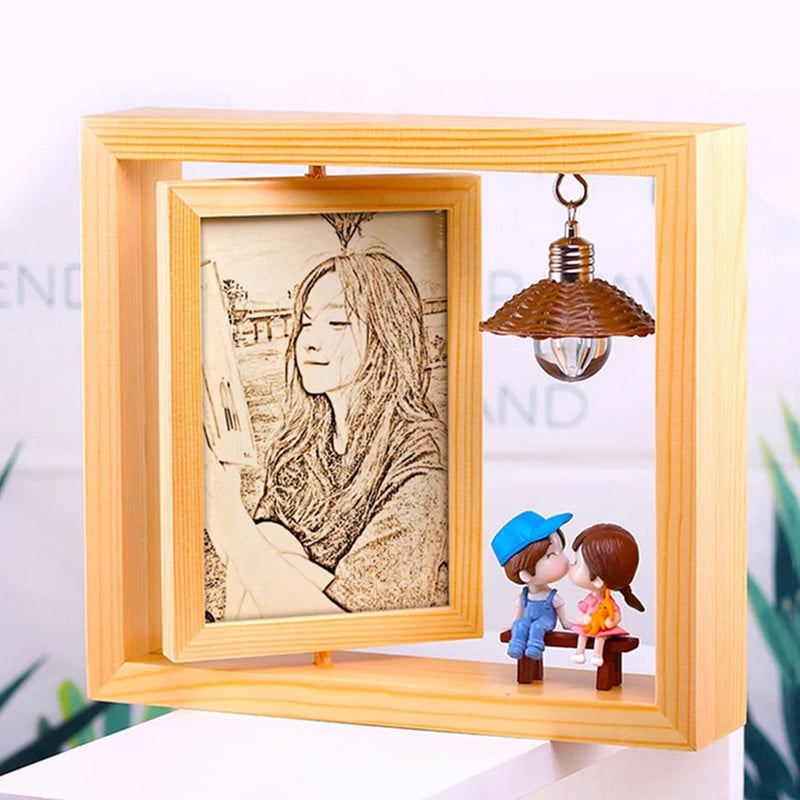 Forgó képkeret fa kétoldalas képkeret lámpával Cartoon Couple képkeret fotó gravírozására és nyomtatott fotóra