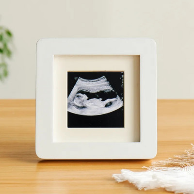 Četru dimensiju krāsu ultraskaņas attēls ar mazuļa masīvkoka biroja darbvirsmas mazu fotoattēlu rāmi, bērna augšanas rekorda foto rāmis