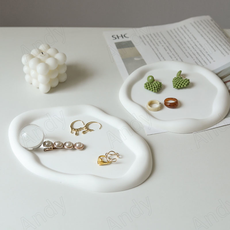 Modernus gipso laikymo padėklas Creative netaisyklingo storio krašto miegamojo papuošalų organizatorius Europos namų popietės arbatos desertų padėklai