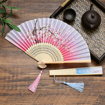 Сгъваем ръчен вентилатор Винтидж копринени бамбукови вентилатори от китайски плат Pattern Art Craft Japanese Fan Decoration Home Bride Ръчен сгъваем вентилатор