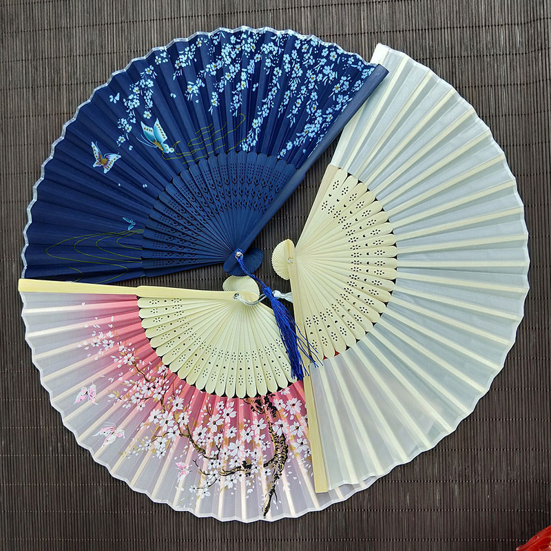Kineska gravirana sklopiva ručna lepeza s drvenom drškom Klasična plesna lepeza s kićankama Vjenčanje Rođendanska zabava Favor Dekoracija lepeze Pokloni za goste