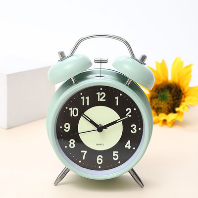 Kluss, nemierīgs analogais kvarca 4 collu ar baterijām darbināms dubultzvana skaļš modinātājs ar fona apgaismojumu guļamistabai