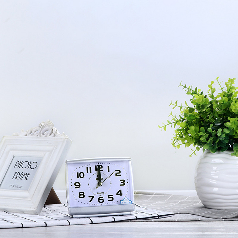 Kluss modinātājs 5 minūtes Modinātājpulksteņi Kluss slaucīšana Studentu modināšanas pulkstenis Guļamistabas galddators Mājas noformēšana Vienkārša dāvana