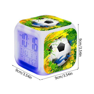 Digitālais futbola modinātājs Radošs LED guļamistabas pulkstenis ar krāsainu gaismu, lai rādītu laiku Nedēļas mēneša temperatūras rādīšanai pieaugušajiem