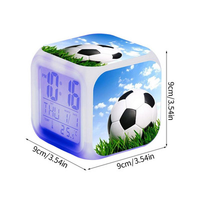 Digitālais futbola modinātājs Radošs LED guļamistabas pulkstenis ar krāsainu gaismu, lai rādītu laiku Nedēļas mēneša temperatūras rādīšanai pieaugušajiem