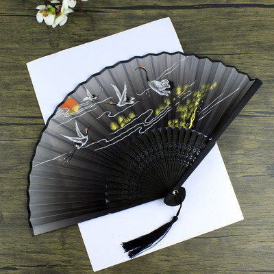 Elegáns szilvavirág stílusú, selyem kézi összecsukható ventilátor bambusz kerettel táncelőadáshoz otthoni dekorációhoz