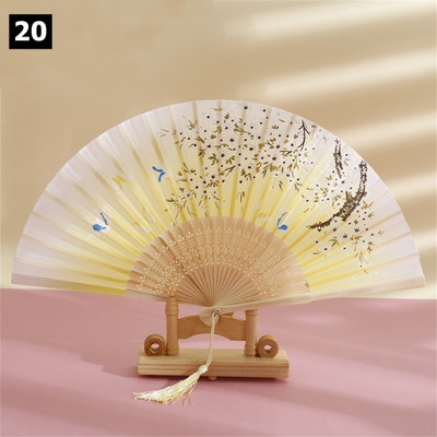 Vintage saliekamais ventilators ķīniešu klasiskais roku ventilators kāzu deju ballītes dekorēšanai. Ornaments japāņu mājas dekors