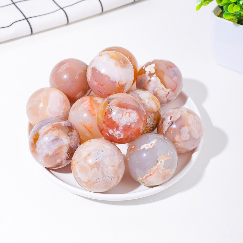 2-3 cm kristāla bumba dekoratīvā enerģijas kvarca ornaments dabīgā zieda ahāta sfēra enerģijas aizbildnis ar koka pamatni