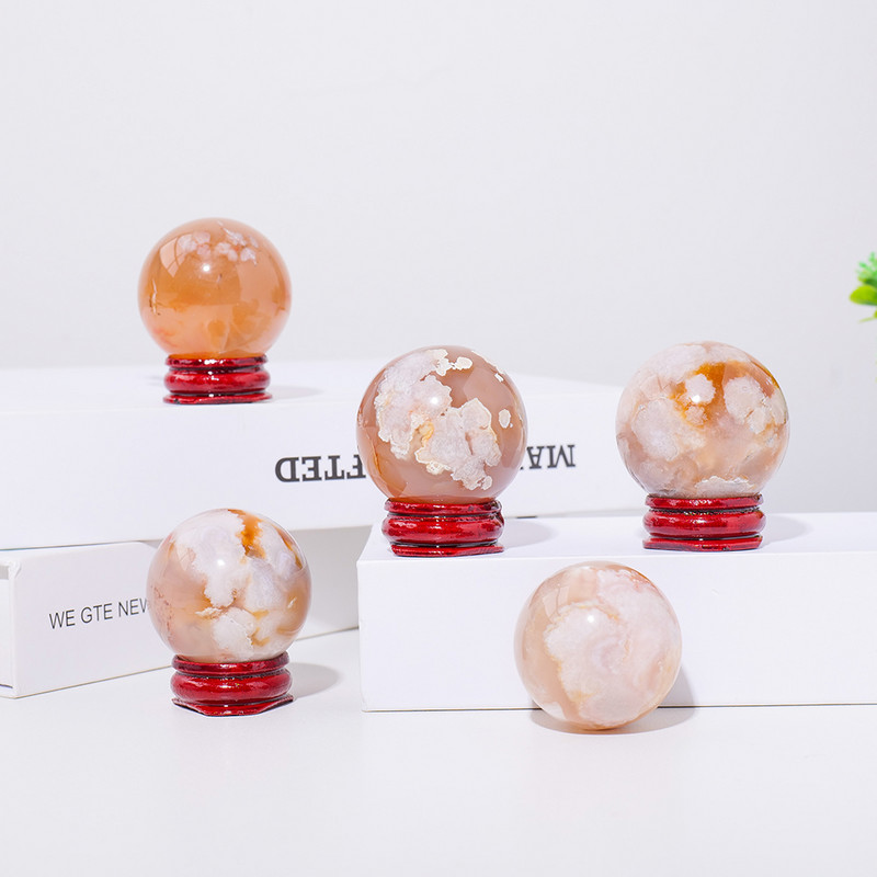 2-3 cm kristāla bumba dekoratīvā enerģijas kvarca ornaments dabīgā zieda ahāta sfēra enerģijas aizbildnis ar koka pamatni
