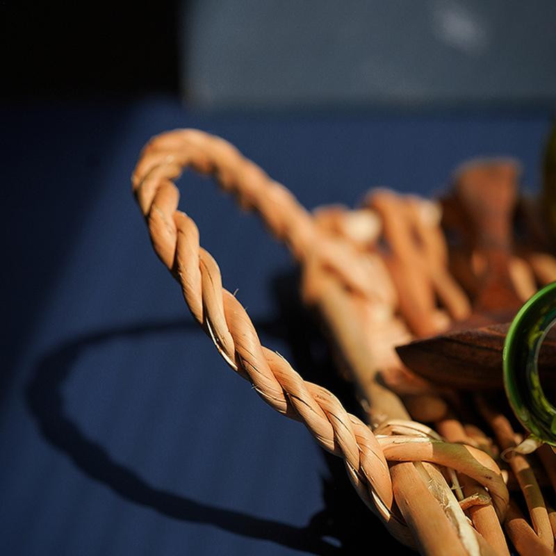 Käsitsi kootud toiduserveerimistelgi korvialus Puuviljakorv Kootud leivakorv Toitlustusalus Leivahoidla korvi hoiurekvisiit