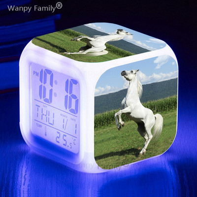 Black Horse Led Modinātājs 7 Krāsu Kvēlojošs Daudzfunkciju Digitālais Pulkstenis Bērnu istabas Modinātāja Galda Modinātājs Bērniem Ziemassvētku Dāvanas
