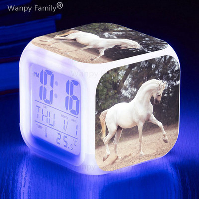 Black Horse Led Modinātājs 7 Krāsu Kvēlojošs Daudzfunkciju Digitālais Pulkstenis Bērnu istabas Modinātāja Galda Modinātājs Bērniem Ziemassvētku Dāvanas