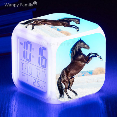 Black Horse Led Modinātājs 7 Krāsu Kvēlojošs Daudzfunkciju Digitālais Pulkstenis Bērnu istabas Modinātāja Galda Modinātājs Bērniem Ziemassvētku Dāvanas