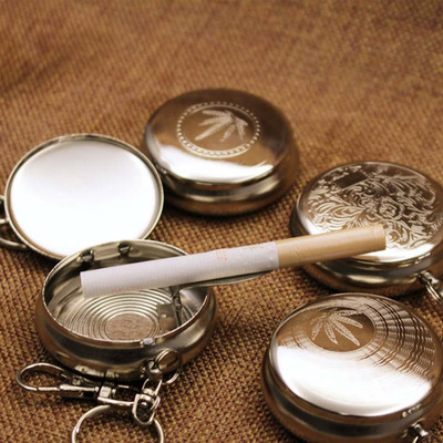 1 db mini cigaretta hamutartó kulcstartóval, dohányzási kiegészítőkkel, rozsdamentes acél hordozható, kerek formájú ezüst cigaretta kellékek