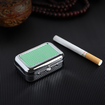 Mini hordozható fém cigaretta hamutartó divatos hamutartó zárható fedéllel asztali hamutartó kültéri zsebes hamutartó ajándék férfinak