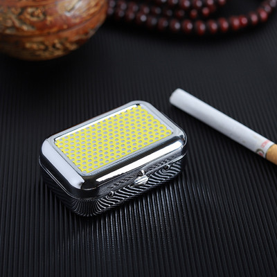Mini hordozható fém cigaretta hamutartó divatos hamutartó zárható fedéllel asztali hamutartó kültéri zsebes hamutartó ajándék férfinak