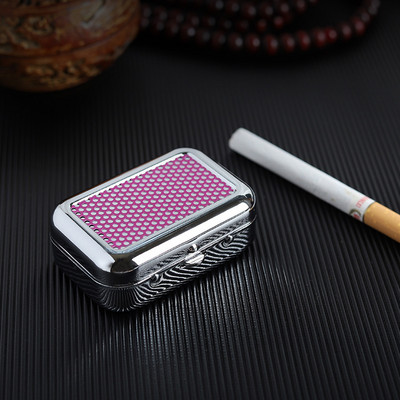 Mini hordozható fém cigaretta hamutartó divatos hamutartó zárható fedéllel asztali hamutartó kültéri zsebes hamutartó ajándék férfinak