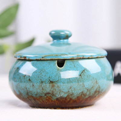 Creative Kiln Variable Glaze Керамичен пепелник в европейски стил с капак Настолен пепелник Всекидневна Ретро пепелник Декорация на дома
