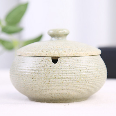 Creative Kiln Variable Glaze Керамичен пепелник в европейски стил с капак Настолен пепелник Всекидневна Ретро пепелник Декорация на дома