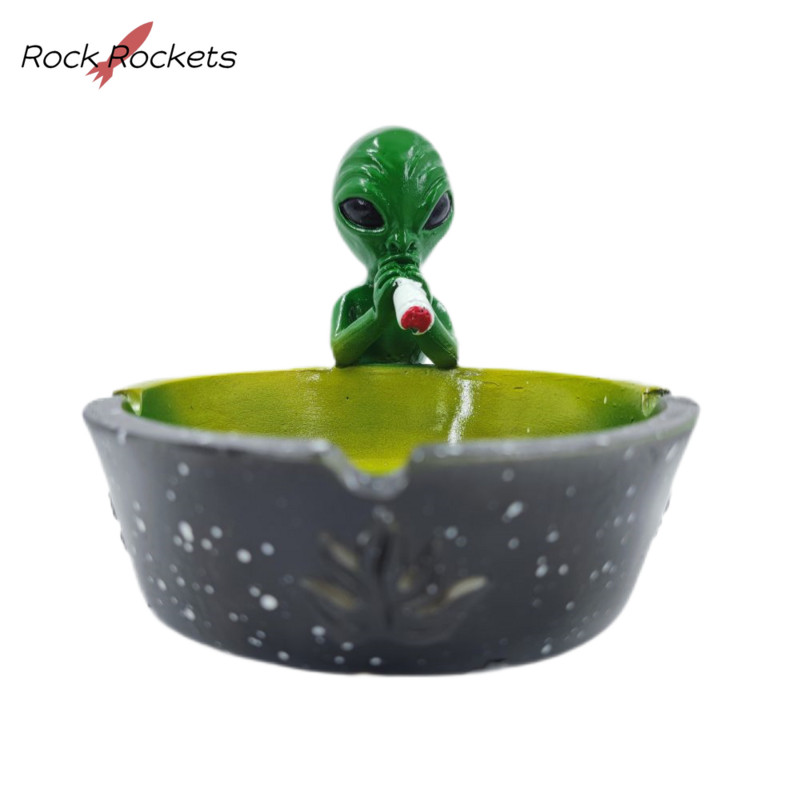R&R Exquisite Alien Ashtray Portable Resin Starry Sky Ash Tray Desktop Desktop for Home Сладък аксесоар за пушене Приспособление за мъже