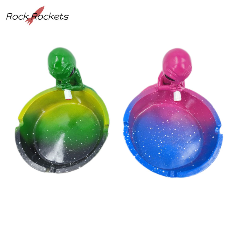 R&R Exquisite Alien Ashtray Portable Resin Starry Sky Ash Tray Desktop Desktop for Home Сладък аксесоар за пушене Приспособление за мъже