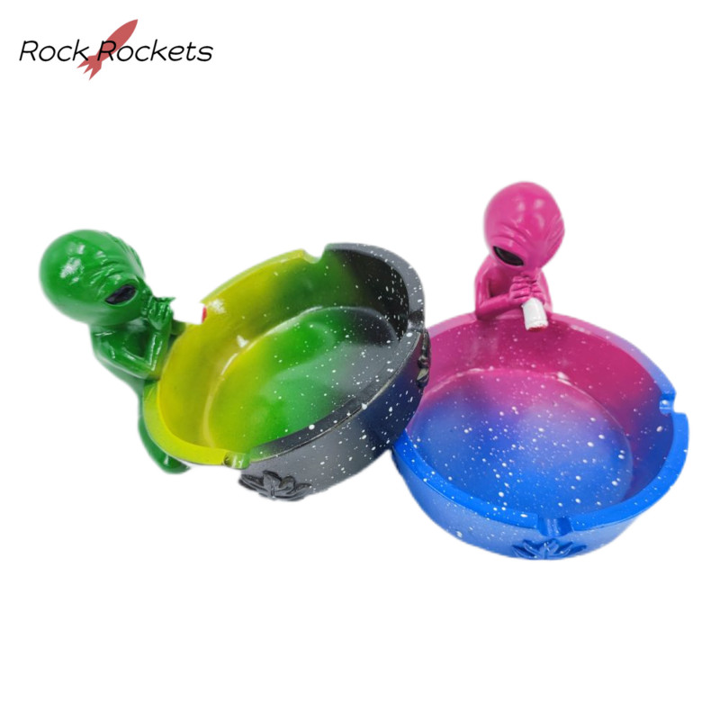 R&R Exquisite Alien Ashtray Portable Resin Starry Sky Ash Tray Desktop Desktop for Home Сладък аксесоар за пушене Приспособление за мъже