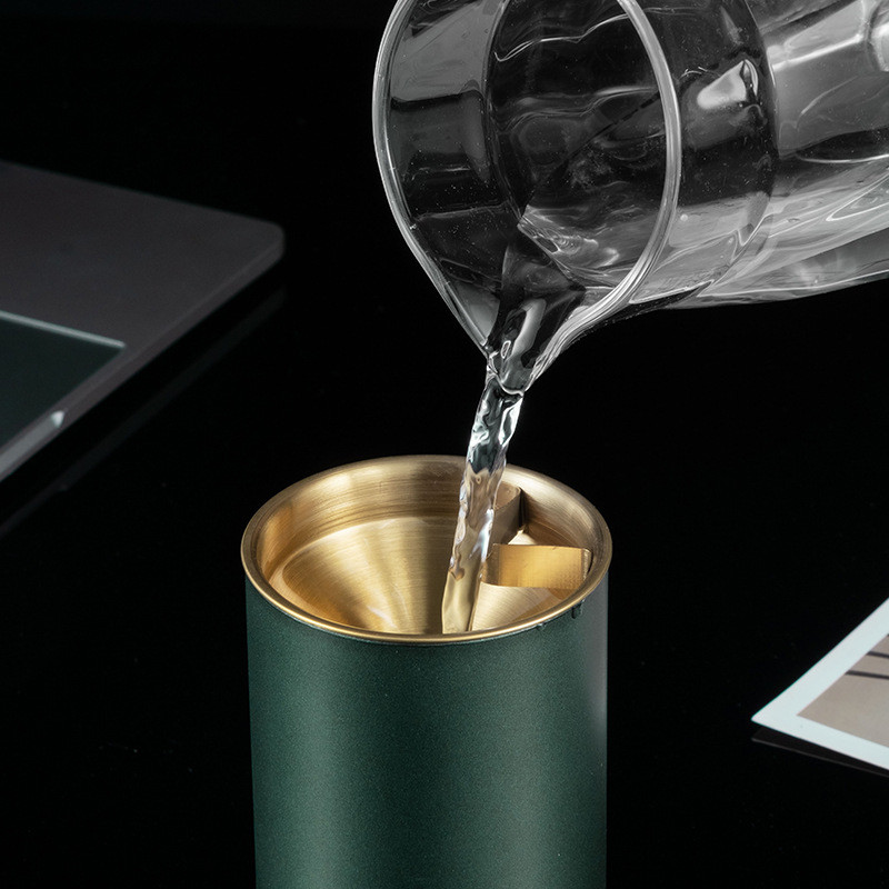 Pepeljara od nehrđajućeg čelika s poklopcem, lijevak za pepeljaru otporan na vjetar Šalica za pepeljaru za automobil bez dima Pepeljara za cigare protiv letenja Kućna soba Dekoracija doma