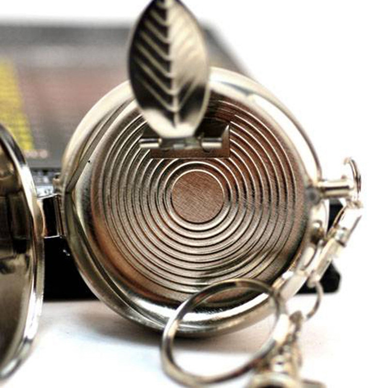 Мини външен пепелник с ключодържател Преносим кръгъл пепелник Ключодържател Ключодържател от сплав за цигари Пепелник за жени Мъже Подаръци Бижута