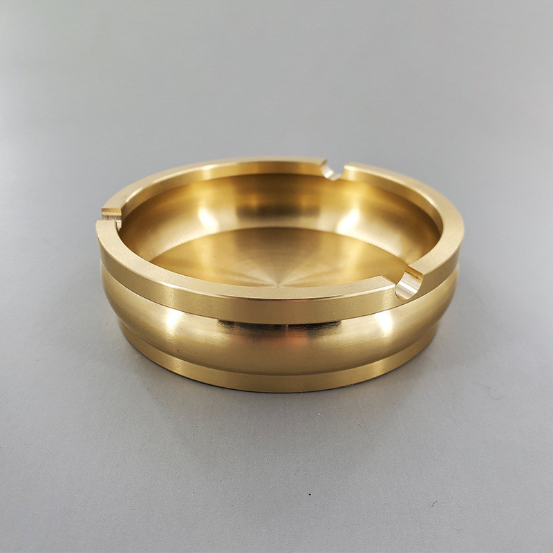 Преносим месингов пепелник Домашен пепелник Офис Хотелски пепелник Настолен орнамент Кола Офис Пепелник Изцяло меден плътен пепелник