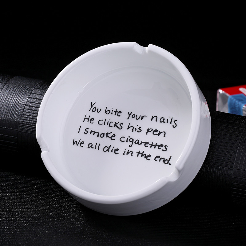 Керамичен пепелник Черен Бял Кръгъл Английски Цитат Хотел Ресторант Поставка за пепелник Поставка за цигари Подарък за пушене Гадже
