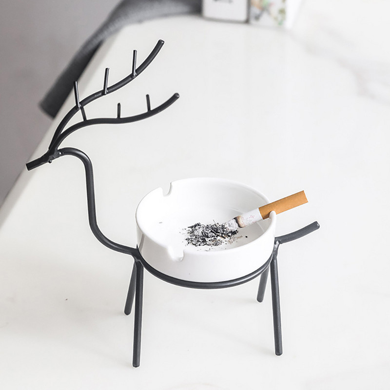 Керамичен пепелник Творчески рафт за елени Желязни занаяти Пепелник Поставка за витрини Стойка Хол Домакински ротационни удебелени пепелници