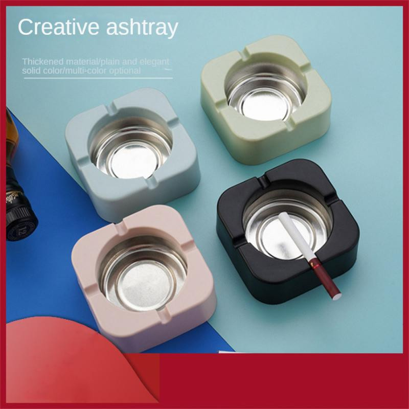 Простота от тенекиена ламарина Пепелник Тава за съхранение на пепел Поставка за чаша за кола Творчески пепелник Бар Орнамент Преносим дим Пепелник за кола Мода
