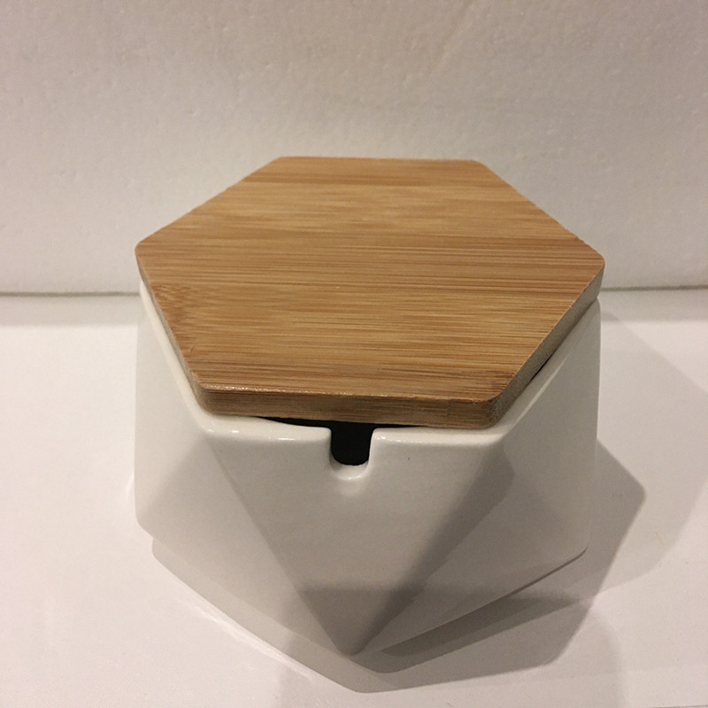 Пепелници Подарък за гадже Творчески пепелник Бюро Аксесоари за дома Пепелник Пепелник с капак Керамичен пепелник