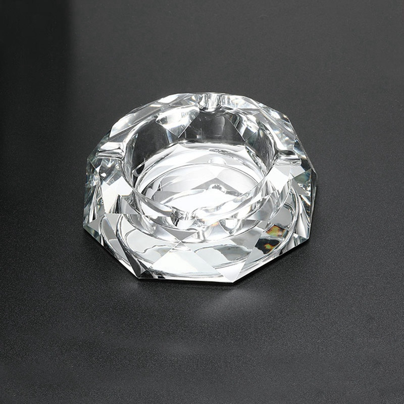 Kristāla pelnu trauka stikla amatniecība radošās personības tendences Mājas biroja viesnīcu klubs KTV kristāla pelnu trauka rotājumi