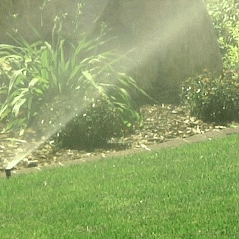 90/180/360 fokban forgatás Tiszta rézbe temetett spray Automata felugró teleszkópos gyepfúvóka Kertészeti öntözőszerszámok