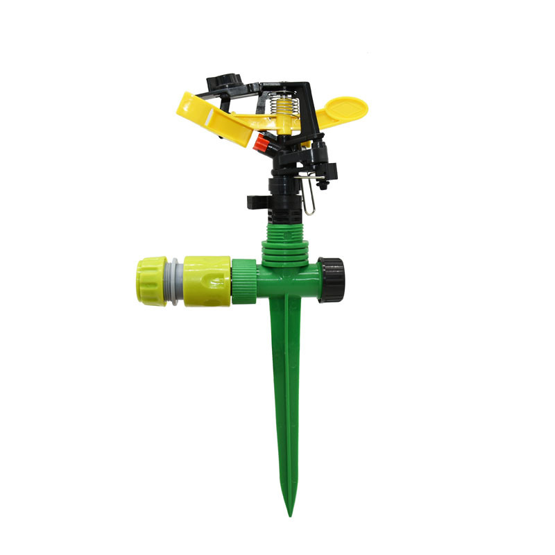 Регулируема въртяща се водна пръскачка Селскостопански пръскачки с пластмасов шип Рокерна пръскачка Използва се за поливане и напояване на трева 1 комплект