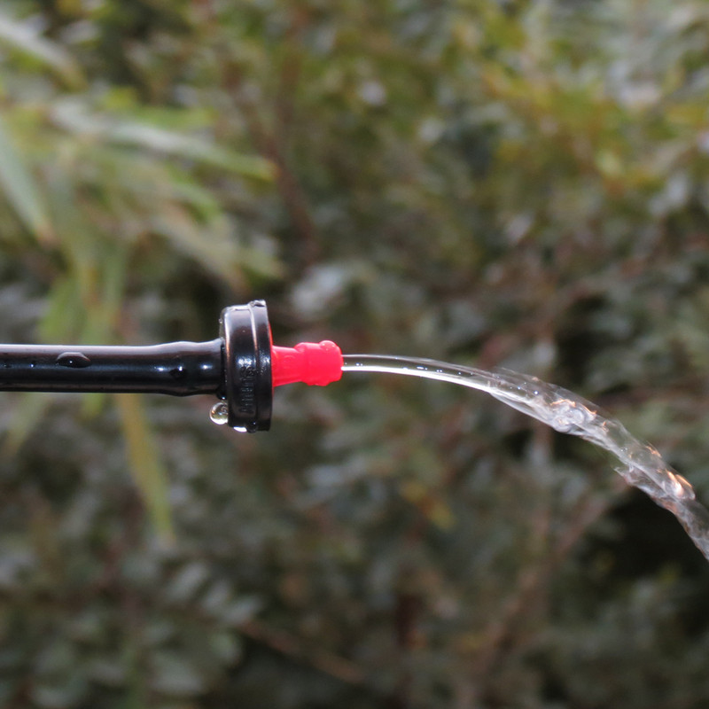 Változatos stílusú kerti csepegtető öntöző csepegtető Fix áramlási nyomás-kompenzáló emitter 1/4 hüvelykes locsoló öntözés törő fúvóka