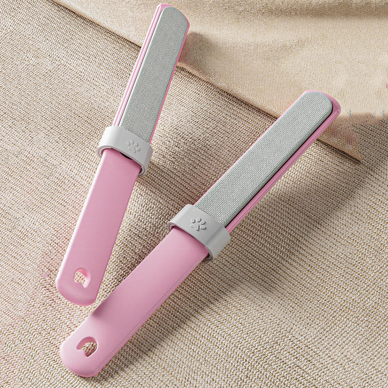 Szöszeltávolító elektrosztatikus kisállatszőreltávolító kefe Kétoldalas heverőruhák tisztítása bútormosáshoz öntisztító hurokkal