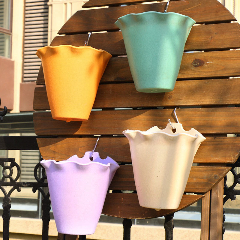 Falra akasztható virágtartó műanyag kényelmi falra szerelhető virágcserepes növények konténer kosár edény beltéri kültéri kerti kellékekhez