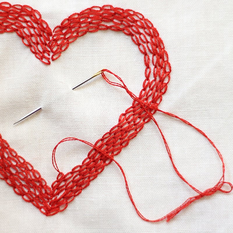 30 vnt. didelių akių kryžminio dygsnio adatos su sriegiu, nerūdijančio plieno „pasidaryk pats“ siuvinėjimo rankdarbiai Bukų adatų rankinio siuvimo įrankiai