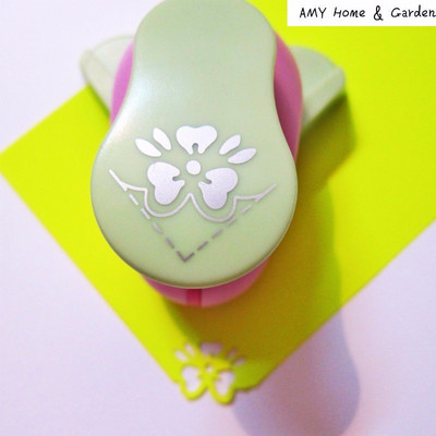 Reljefs DIY stūra papīrs, drukāšanas karšu griezējs albumu veidotājs, liela ierīce caurumotājs bērniem, rokām darināta amatniecības dāvana Furador Eva