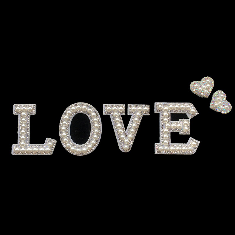 1 tk 3D valge põhjaga pärlkirjaga plaastrid Inglise tähestikuga kivist aplikatsioon rõivastele triibuga märgil DIY nimi