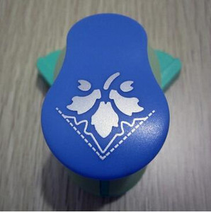 Νέο φανταχτερό ανάγλυφο γωνιακό χαρτί εκτύπωσης καρτών κοπής Λεύκωμα Λεύκωμα σε σχήμα μεγάλη συσκευή ανάγλυφου Hole Punch Kids Handmade Craft