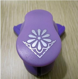 Νέο φανταχτερό ανάγλυφο γωνιακό χαρτί εκτύπωσης καρτών κοπής Λεύκωμα Λεύκωμα σε σχήμα μεγάλη συσκευή ανάγλυφου Hole Punch Kids Handmade Craft